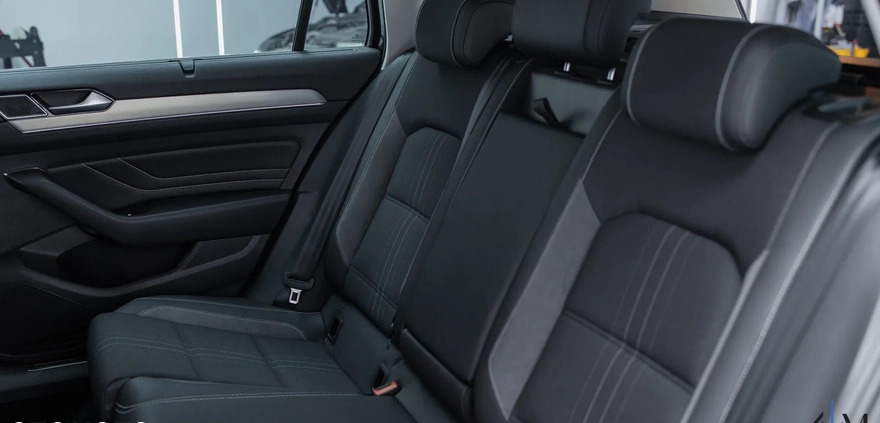 Volkswagen Passat cena 169900 przebieg: 36899, rok produkcji 2021 z Ciężkowice małe 742